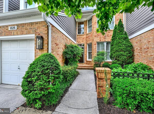 1826 COURTYARD Circle, BALTIMORE, MD 21208