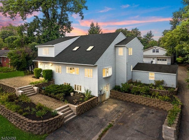 163 Oldham Rd, Wayne Twp., NJ 07470-2202