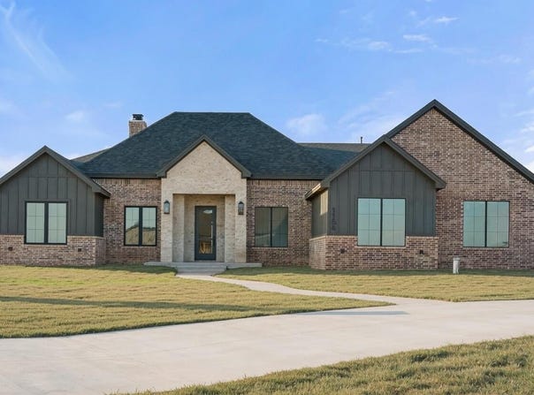1154 E Hayes Street, New Home, TX 79383