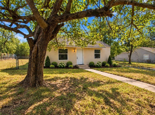 1504 S Travis Avenue, Denison, TX 75021