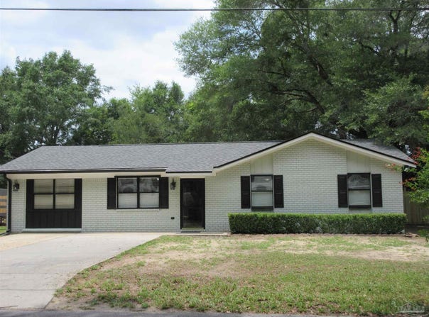 5143 Oakleaf Dr, Pace, FL 32571