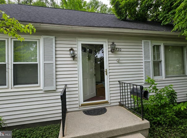 730 E DIVISION Street, DOVER, DE 19901