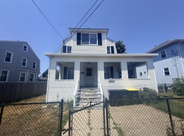 59 C St, Hull, MA 02045