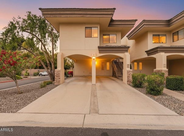 3235 E CAMELBACK Road, Phoenix, AZ 85018