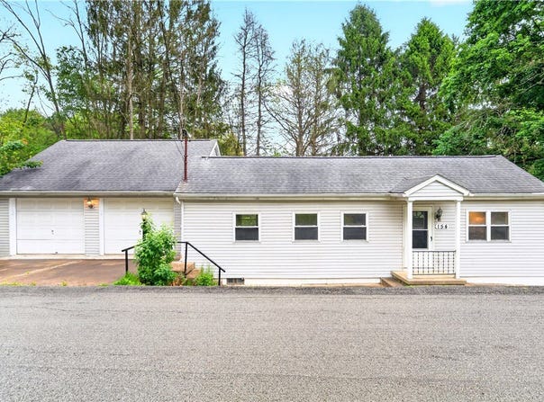 154 Ashbaugh Road, Jeannette, PA 15644