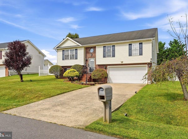239 FORD Circle, INWOOD, WV 25428