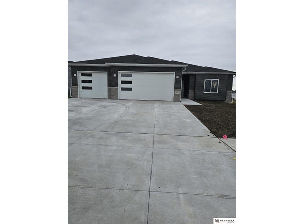 931 W El Alameda Street, Lincoln, NE 68523