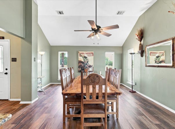 11555 Plainview Road, Krum, TX 76249