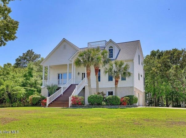 120 Middle Point Road, Hampstead, NC 28443