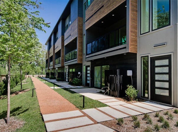 210 NW 9th Street, Bentonville, AR 72712