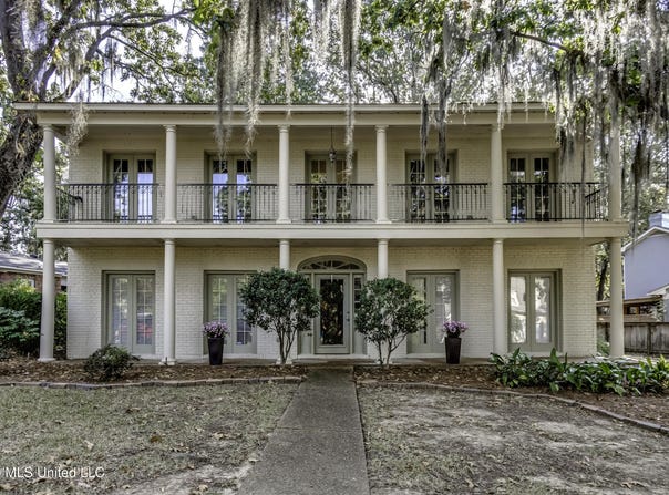 30 Moss Forest Circle, Jackson, MS 39211