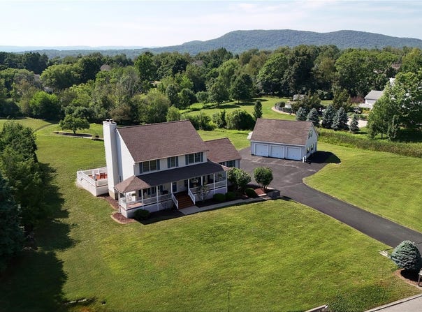 33 Jessup Road, Warwick, NY 10990