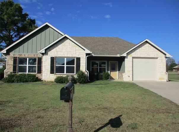 207 Mill Street, Emory, TX 75440