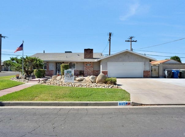 805 W Mulberry Drive, Hanford, CA 93230