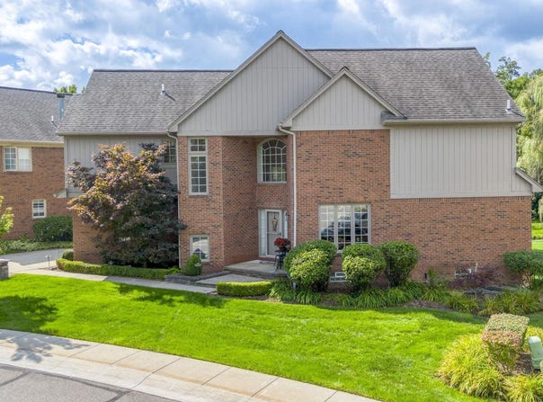 4126 WINTER Drive, Shelby, MI 48316