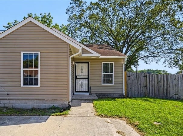 800 Stephanie Court, Virginia Beach, VA 23462