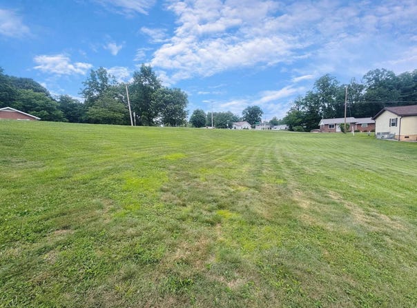 Edgewood Lane, Spencer, WV 25276