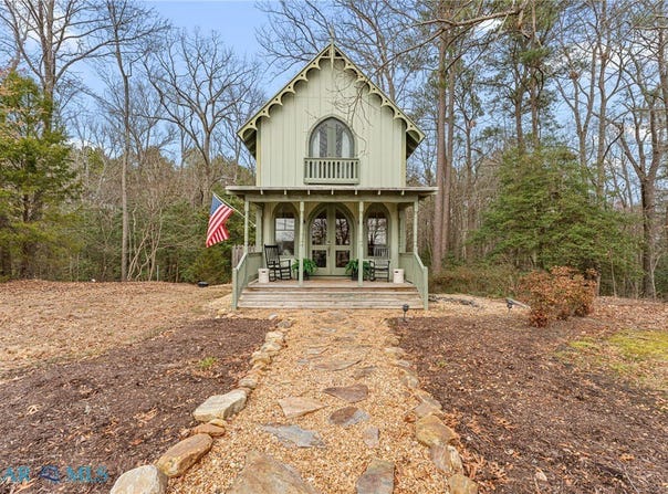 23 Park Place, Irvington, VA 22480