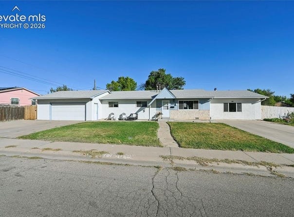 2041 Vinewood Lane, Pueblo, CO 81005