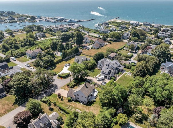 89 Belvidere Road, Falmouth, MA 02540
