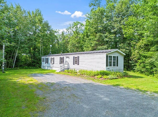 431 Juniper Lane S, Sidney, ME 04330