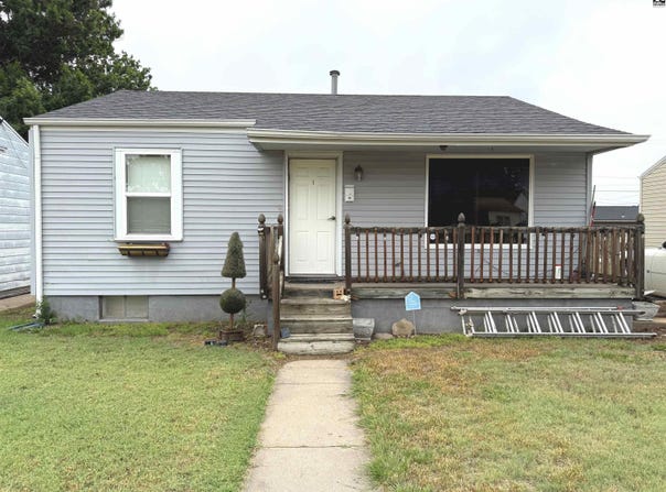 212 E 15th ST, Larned, KS 67550