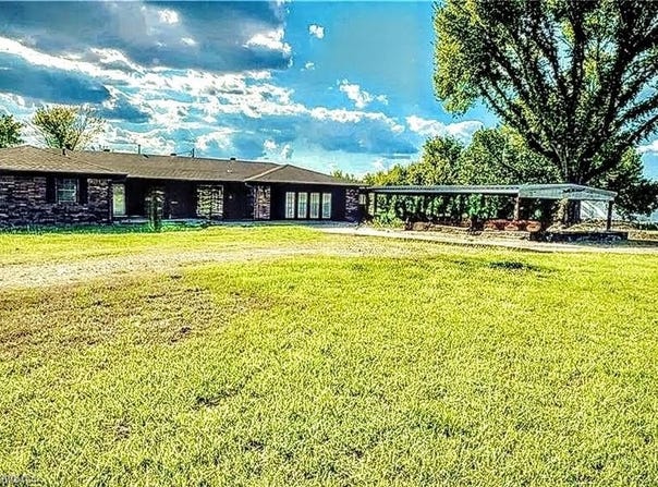 112416 S 4730 RD, Muldrow, OK 74948