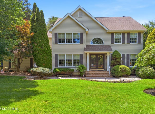 18 Dante Road, Monroe, NJ 08831