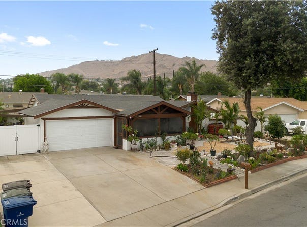 11386 Cambridge St, Riverside, CA 92503