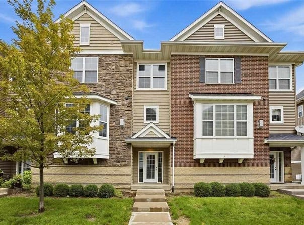 350 Clark Dr, Coralville, IA 52241