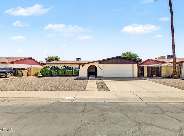 4633 W LAWRENCE Lane, Glendale, AZ 85302