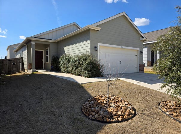 104 Circe Dr, Jarrell, TX 76537