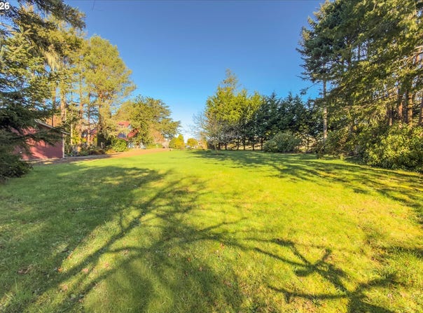 Klamath Ave SE, Bandon, OR 97411
