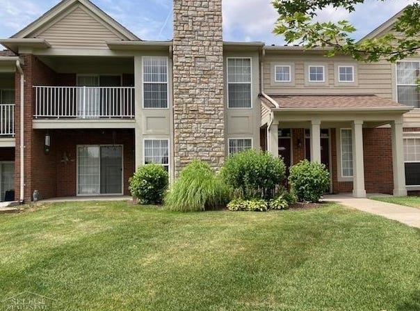 21868 Hartford Way, Macomb, MI 48042