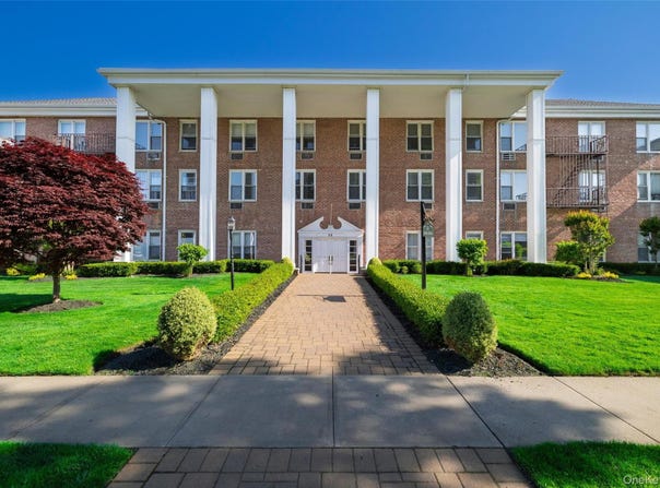 55 Lenox, Rockville Centre, NY 11570