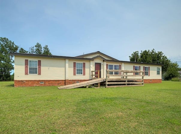206 N Pine Street, Crescent, OK 73028
