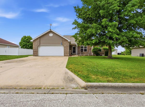 4763 S 129th Road, Bolivar, MO 65613