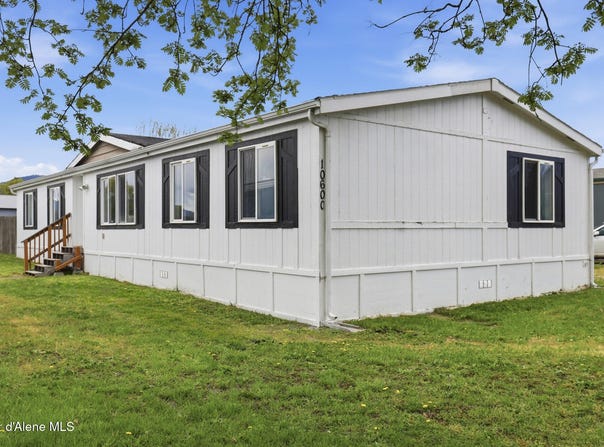 10600 N BENOIT St, Hayden, ID 83835