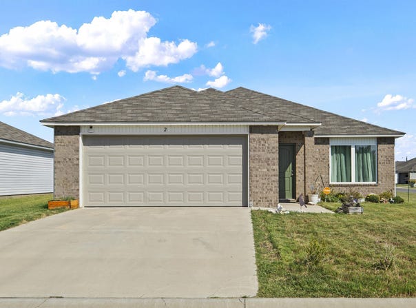2 Candlelight Drive, Conway, AR 72032-4097