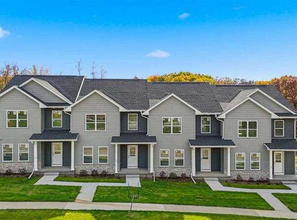695 E Foster Rd, IowaCity, IA 52245