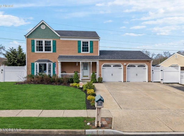 43 Concord Circle, Howell, NJ 07731