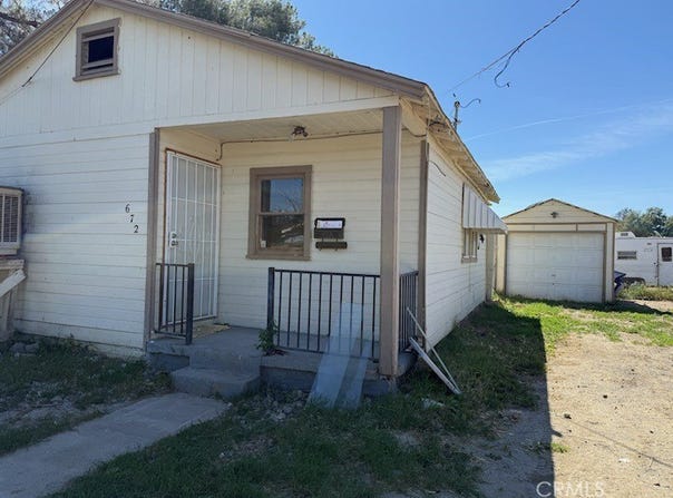 672 E Tache, Coalinga, CA 93210