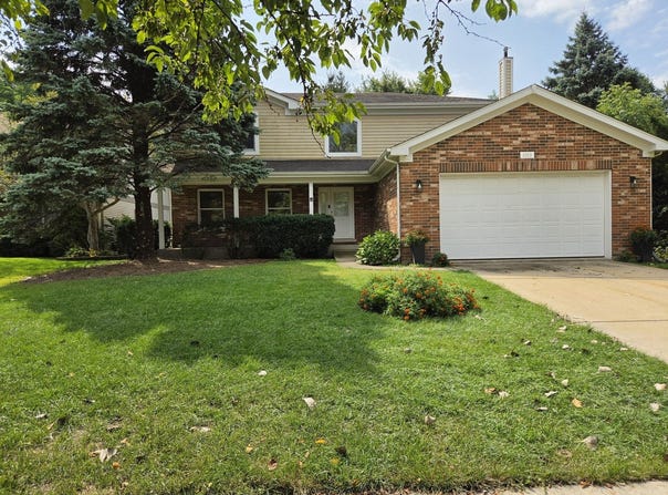 2103 E Seminole Lane, Mount Prospect, IL 60056