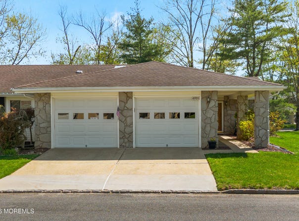 480 Fairton Drive, Monroe, NJ 08831