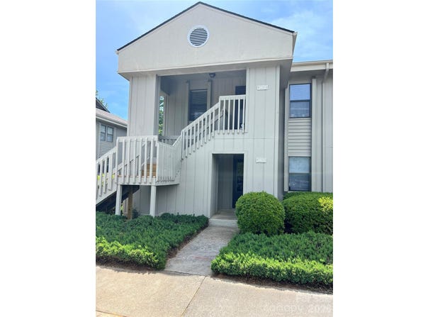 2401 Abbey Circle, Asheville, NC 28805