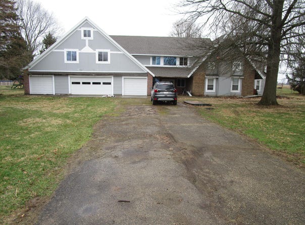 4954 E County Line Road, Springfield, OH 45502