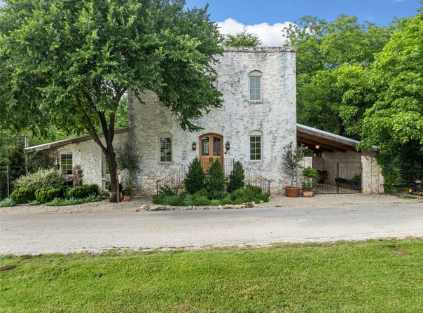 401 E Avenue A, Valley Mills, TX 76689