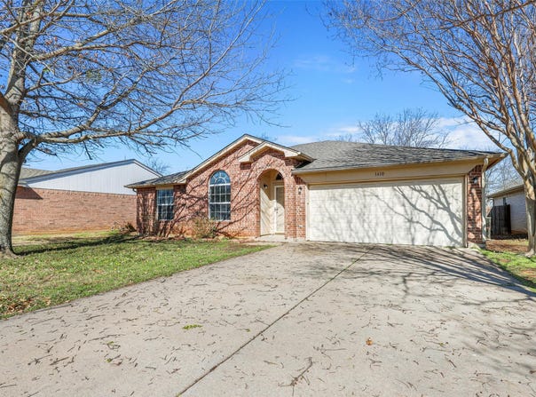 1610 Merritt Drive, Mansfield, TX 76063