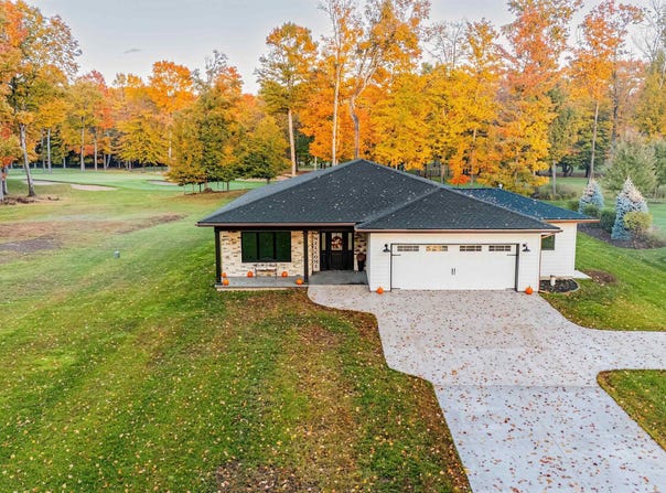 1522 N Country Club Drive, Manistique, MI 49854