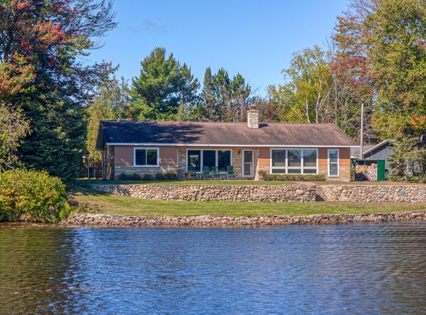 1084 VLACH RD, Eagle River, WI 54521